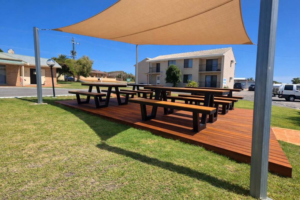Waves Geraldton facilities - shaded seating